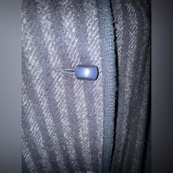 Vintage Gallery black/grey striped peacoat. 100% pure wool No size tag 21”P to P - Picture 2 of 13